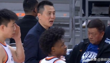 世界杯赛事直播平台-上海主帅：王哲林达成1万分里程碑非常难得 希望保持健康多打几年